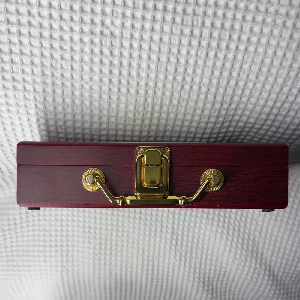 Luxury Poker Set with Wooden Case - Picture 4 of 5